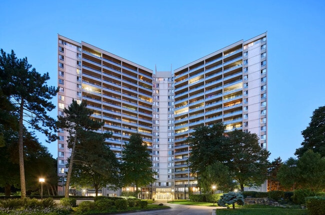 Building Photo - Rideau Towers