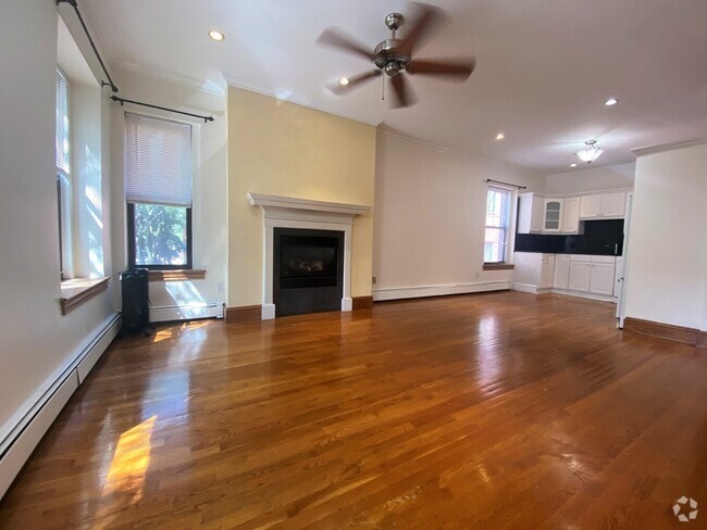 Building Photo - 13 Worcester St Unit 2 Rental