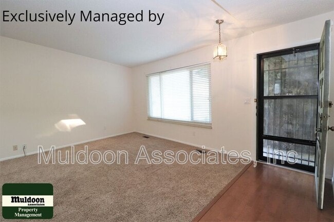 Photo - 59 W Old Broadmoor Rd