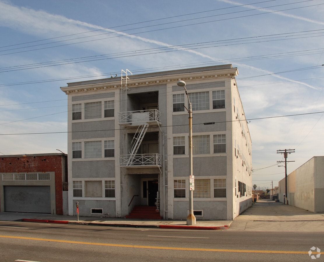 Photo - 1318 S Pacific Ave Apartments