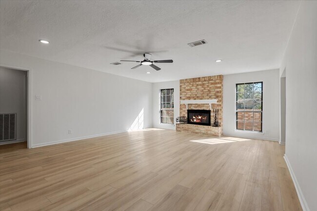 Photo - 20 Woody Creek Dr