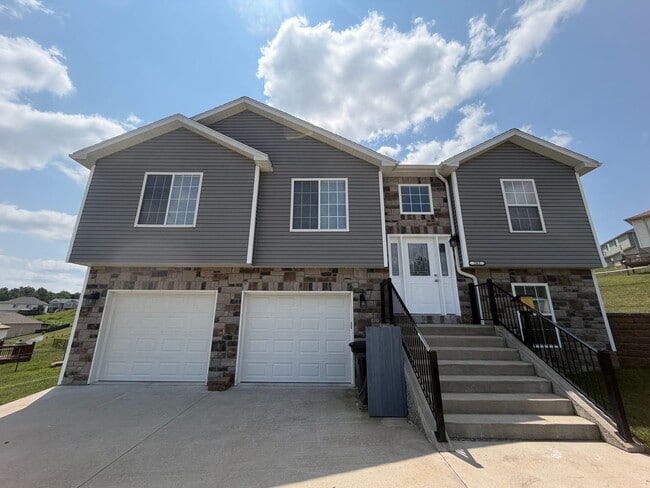 Photo - 203 Ridgeview Dr