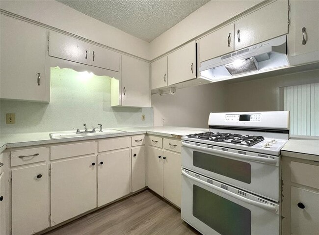 Photo - 904 N Meadows Dr