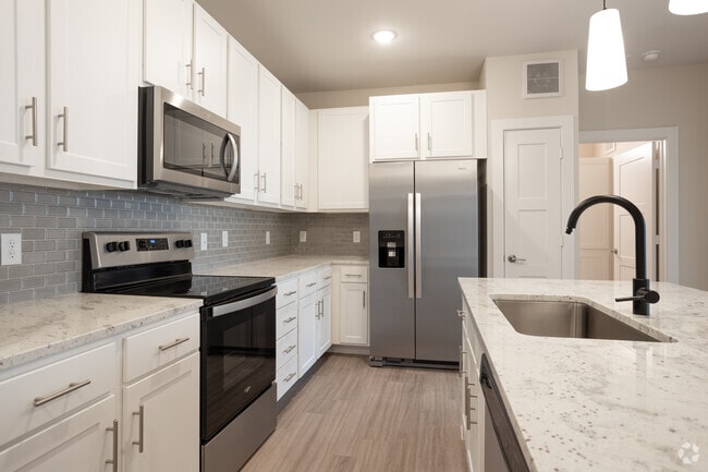 2BR, 2BA - 1064SF