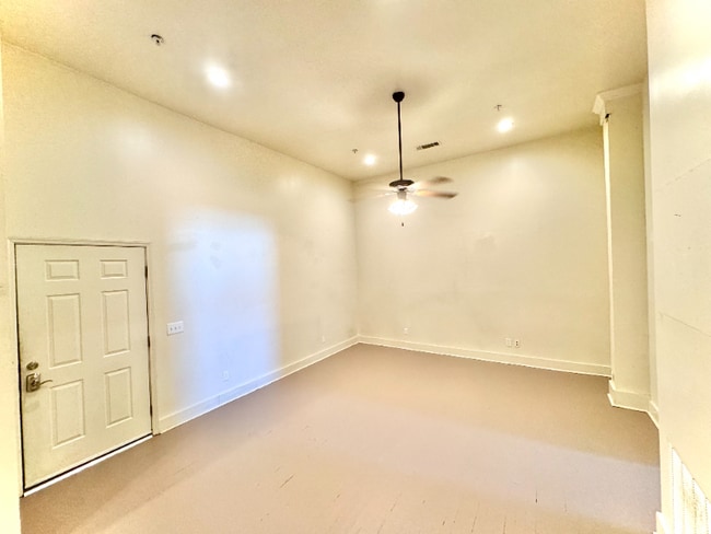 Photo - 409 Main St Unit 3