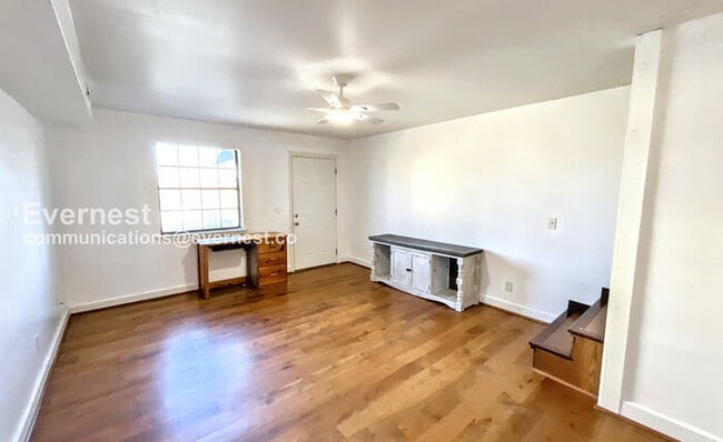 Photo - 2 Bed/1.5 Bath Townhome with Fenced Yard / Pet-Friendly / Available Now!