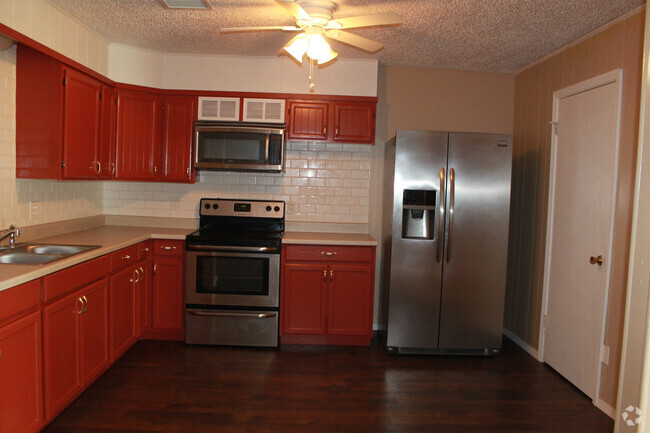 Building Photo - Move In Special!!!  $150 off 2nd month ren... Rental