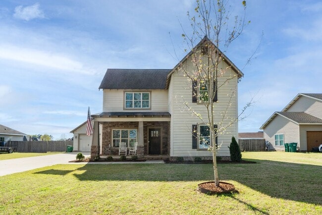 Building Photo - Spacious 4 Bed 4.5 Bath! Available July 15th!