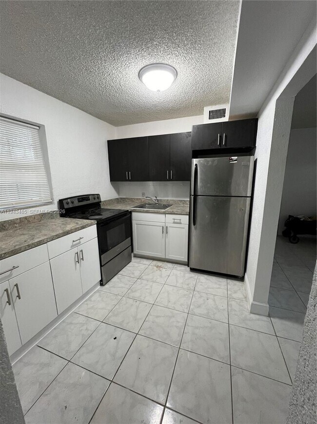 Photo - 5819 Moseley St