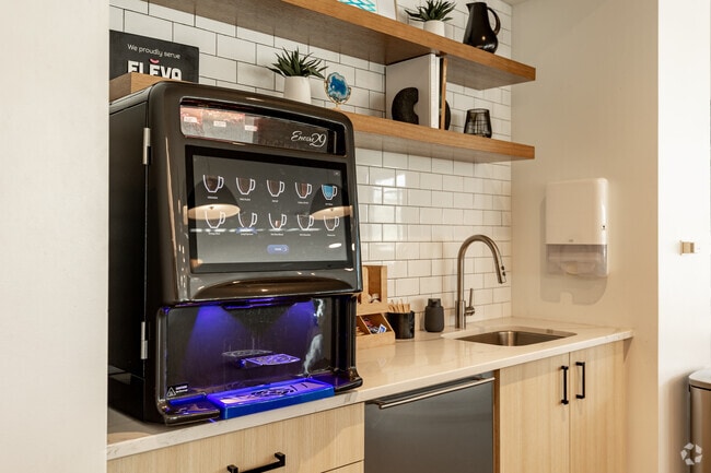 Lounge - 10th & Dairy