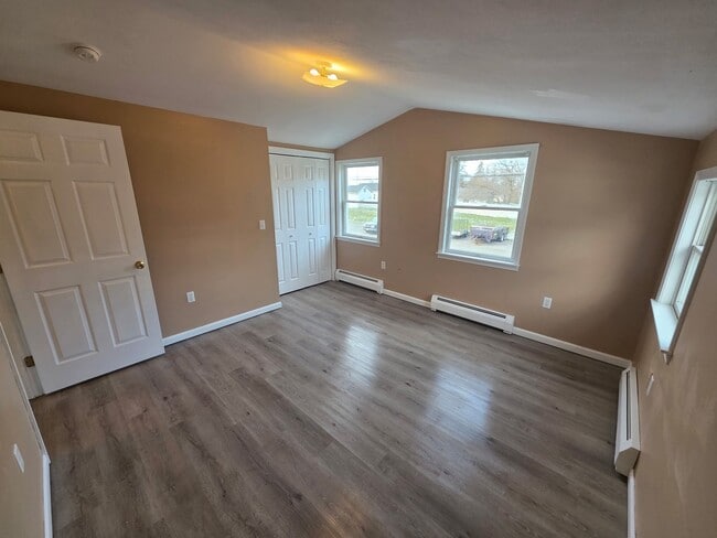 Photo - 96 E Schuyler St