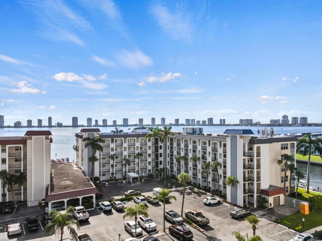 Building Photo - 100 Paradise Harbour Blvd Unit 311 Rental