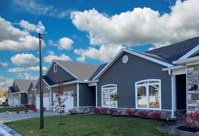 Adirondack Village Apartments For Rent In Toledo Oh Forrent Com