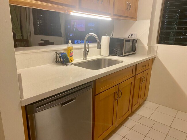 Photo - Royal Kuhio - Fully Furnished 1 Bedroom Unit 2412,