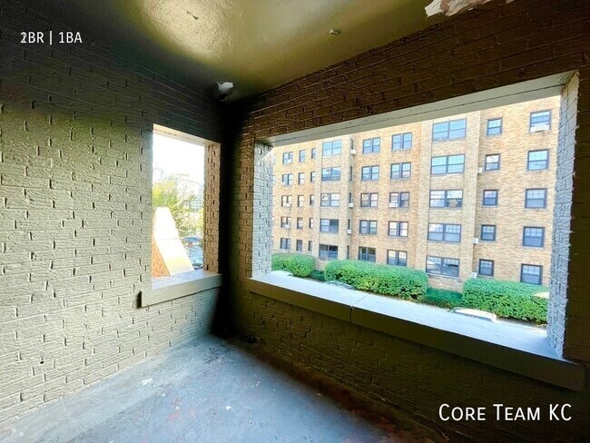 Photo - 710 W 48th St Unit 303