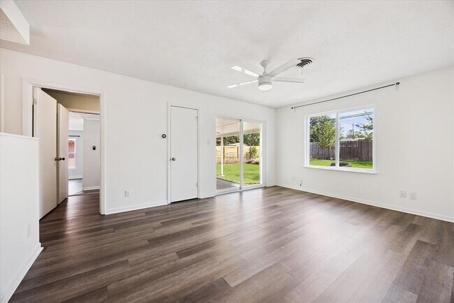 Photo - 8505 Parkfield Dr