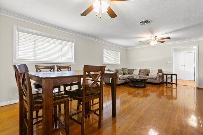 Photo - 3641 Deal St