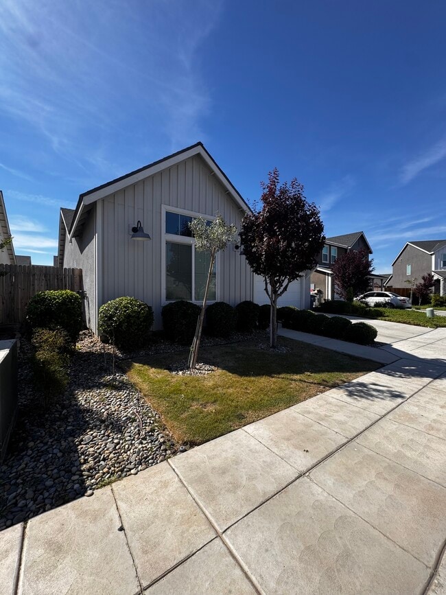 Photo - 5137 N Phoenix Ave