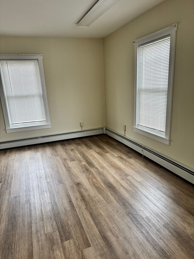 Photo - 379 US Route 7 N