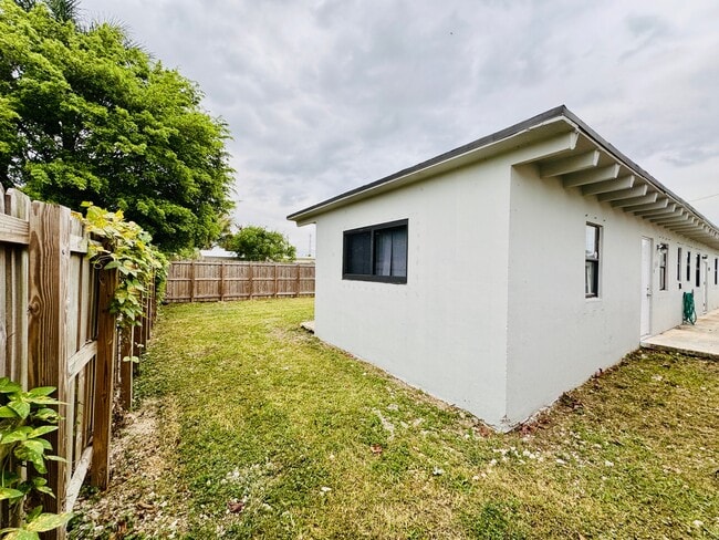 Photo - 536 SW 6th Terrace Unit 536