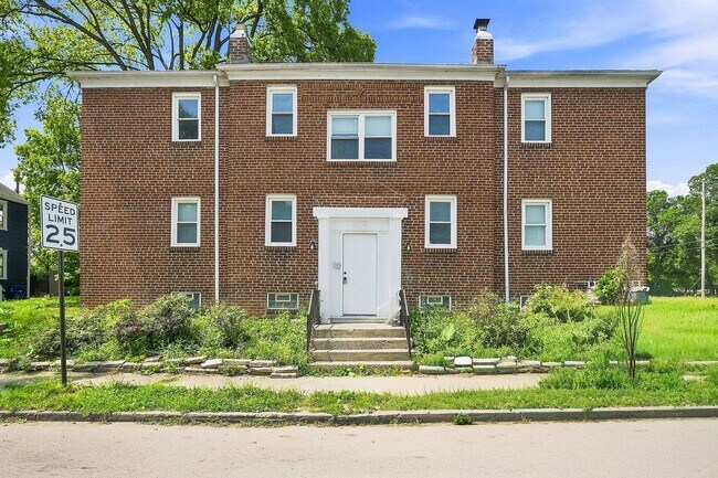 Building Photo - 397 Catherine St Unit 2