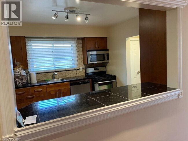 Photo - 216 W 16th St