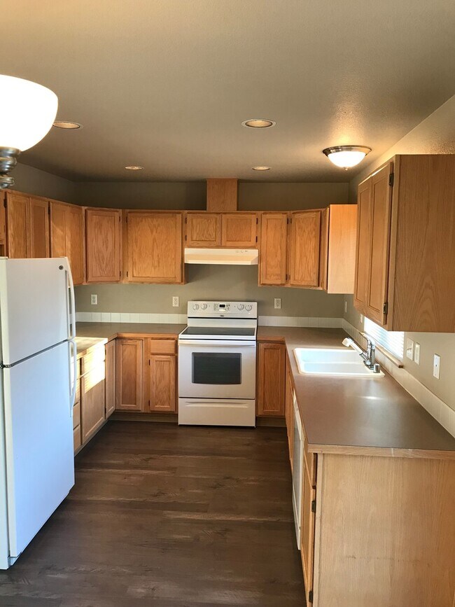 1308 Mills Landing Ct SE