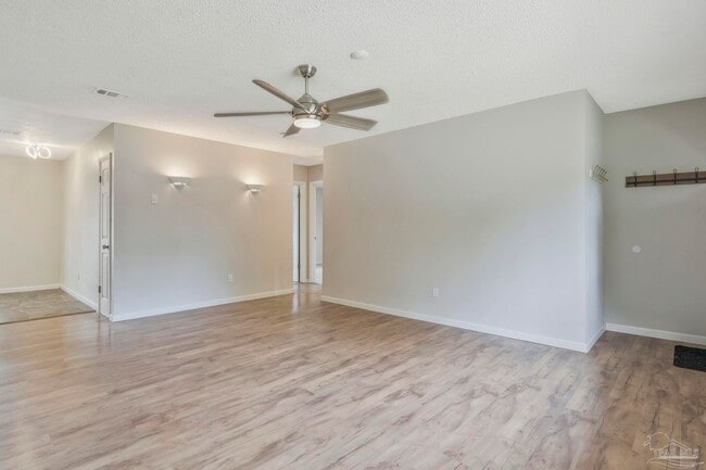 Photo - 2325 Merle Cir