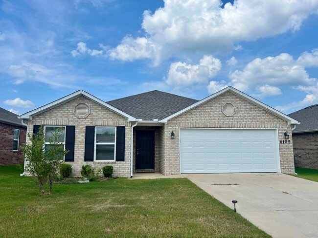 Building Photo - 8109 Dogwood Dr Rental