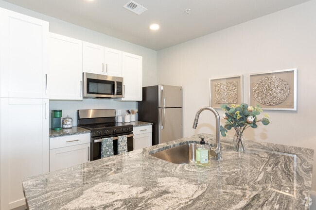 Eastman - 707SF - The Edison at Chapel Hills