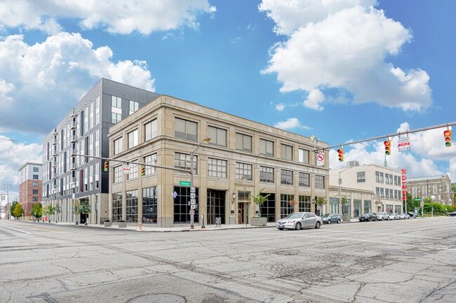 Photo - Vera on Broad