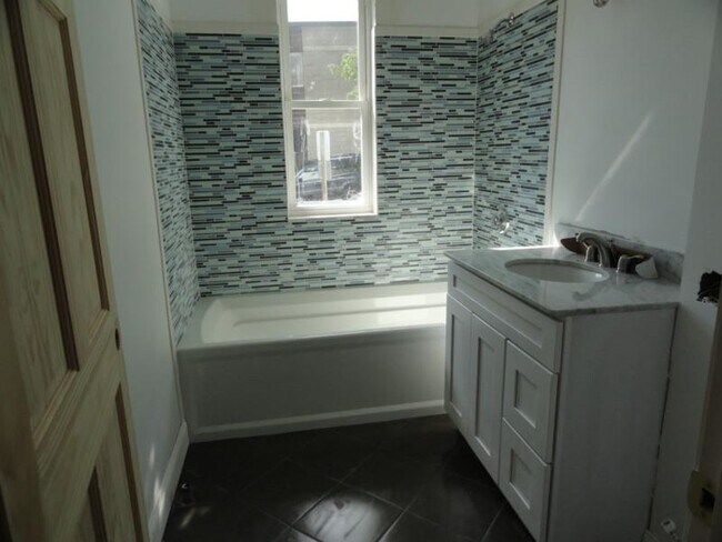 Photo - 358 Broadway