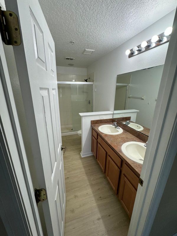 Photo - 13548 Tea Rose Way