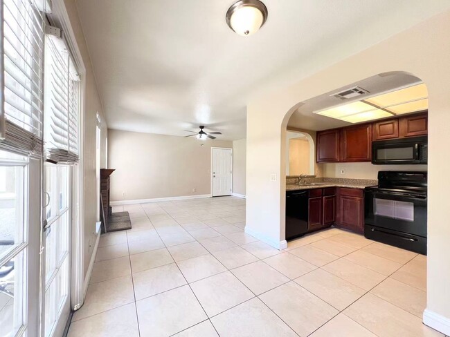 Photo - 2112 Sunfish Dr