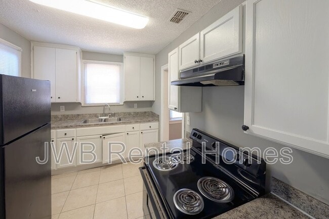 Photo - 222 E 43rd St