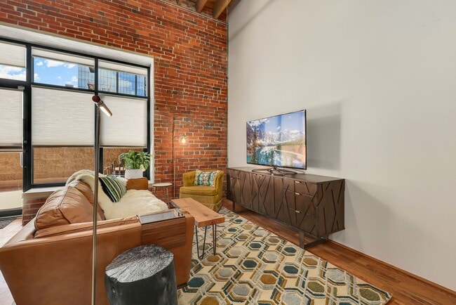 Living Area - 1800 Lawrence St Unit 103