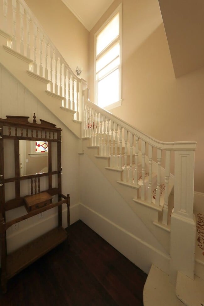 14 W Cedar St
