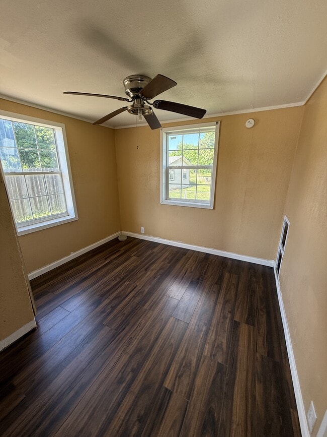 Photo - 1827 N 2nd St