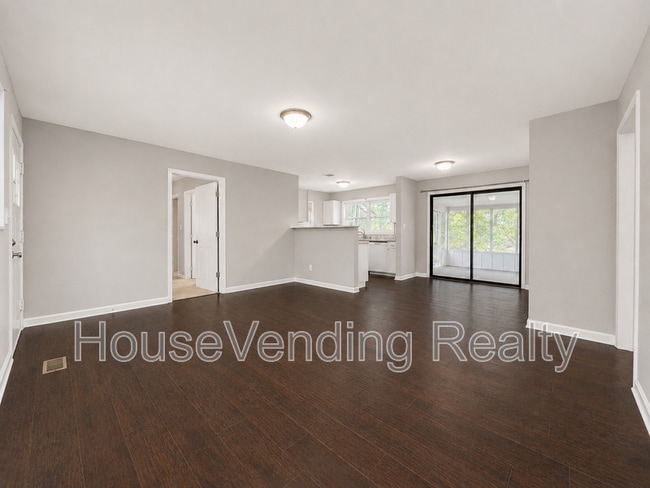 Photo - 619 Tarpley St