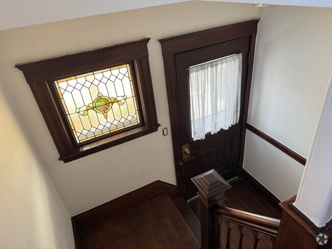 Building Photo - 683 Adams St Unit 2 Rental