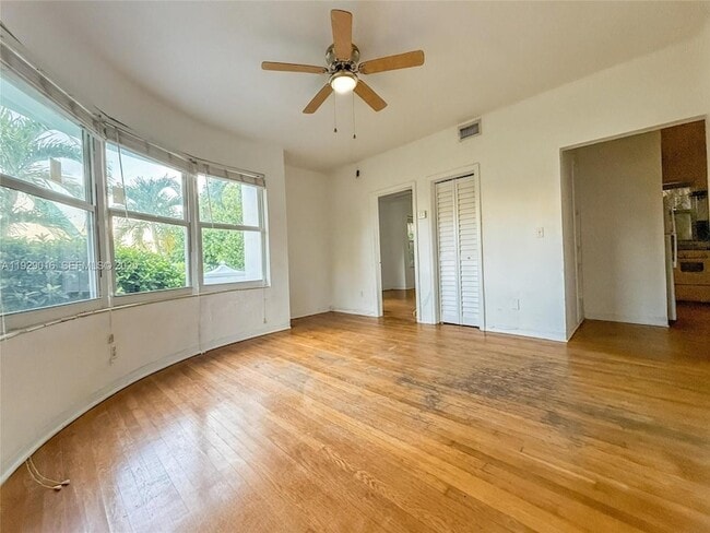 Photo - 315 W 28th St Unidad 1