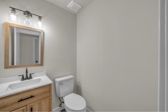 Photo - 610 Maplewood Dr