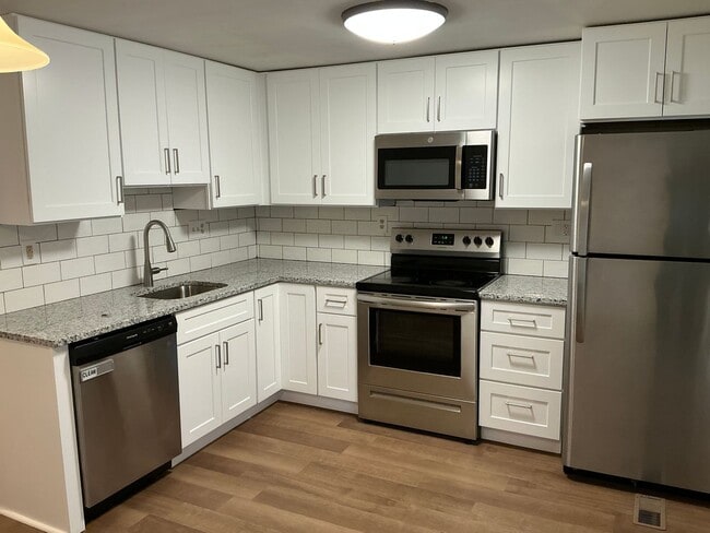 Photo - Gorgeous 2BR 2BA 3 level town home fully updated and located in Essex Place
