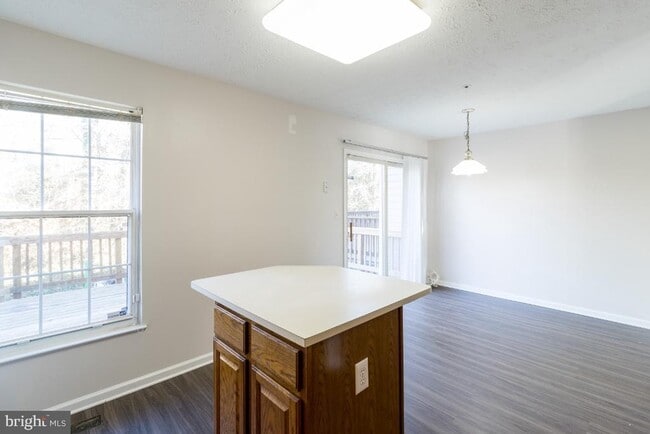 Photo - 150 Foxview Dr