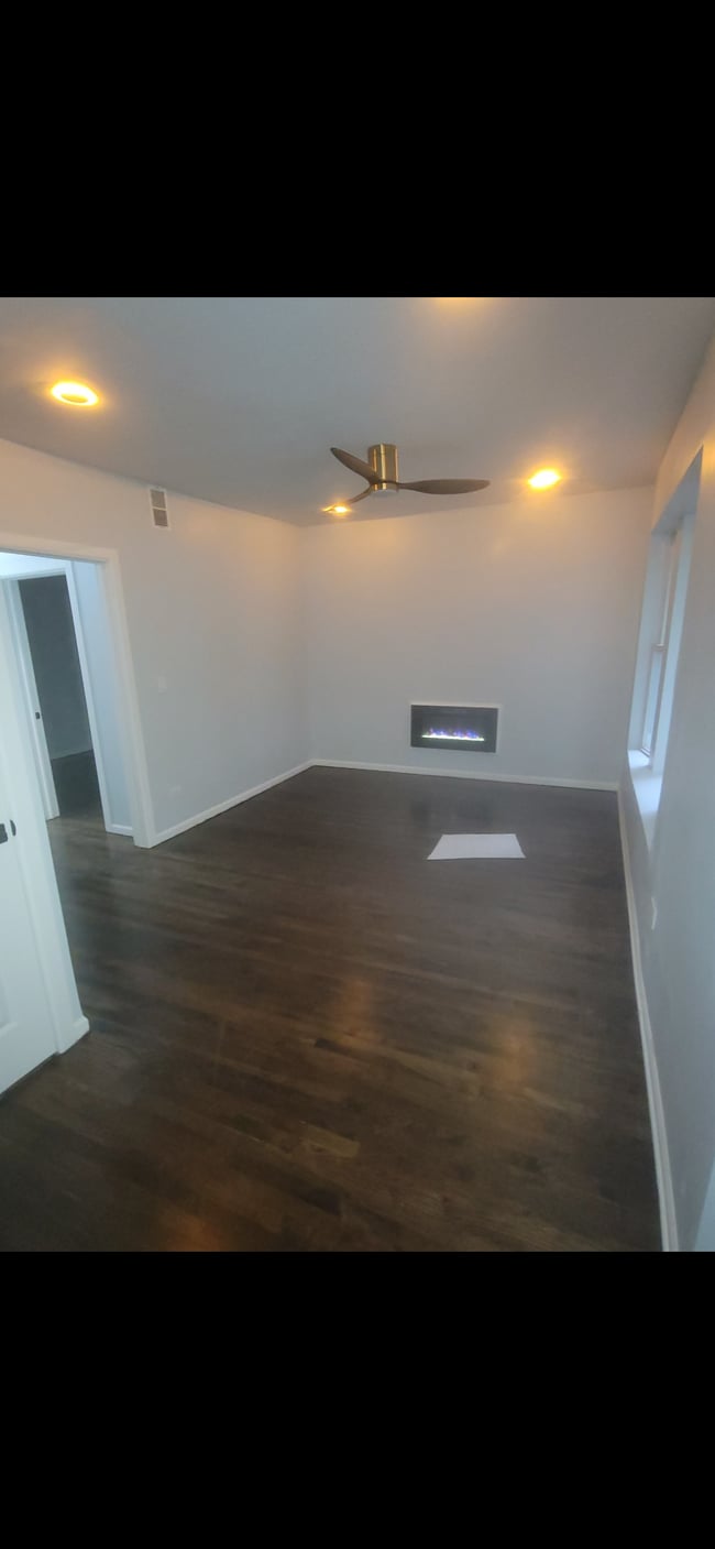 Photo - 7123 S Rhodes Ave Unidad Apartment 1 Duplex