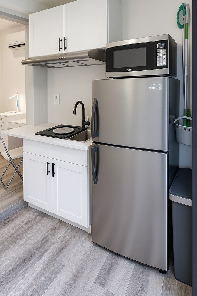 Encimera de cuarzo en la cocina - 2415 SW 64th Ave