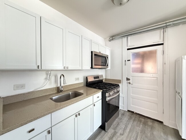 Photo - 1605 N McVicker Ave Unidad 2