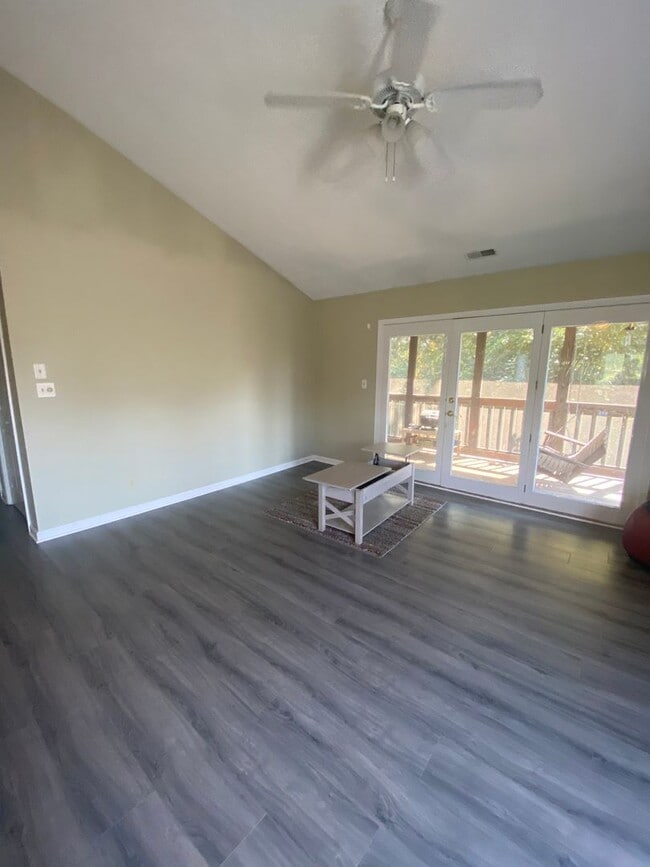 Photo - Semi-Furnished 2-Bedroom Condo at Eagle Pointe