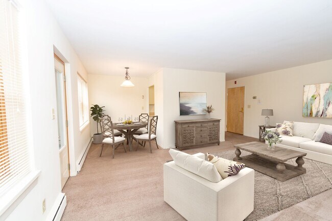 Photo - 2920 Dean Parkway Apartments