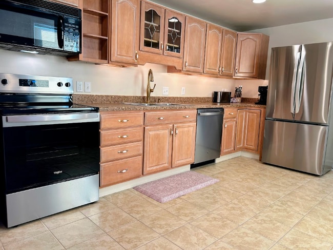 Photo - 118 W Potomac St